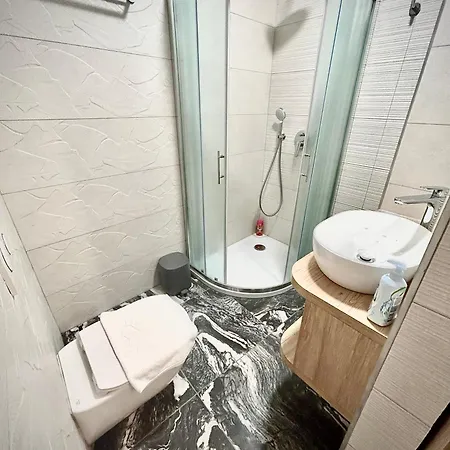 Oh & Gostinjska kuća 3*