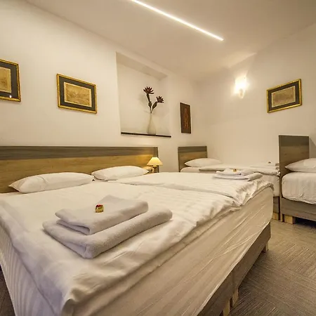 Gostinjska kuća Oh & 3*