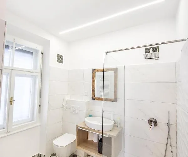 Casa de hóspedes Oh & 4*