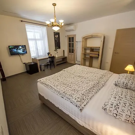 Oh & Pensjonat Lublana